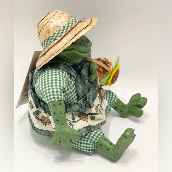 Country Folk Gardening Frog Shelf Sitter 4.5” Decor Mrs. Gardenhopper Toad - Picture 2 of 6